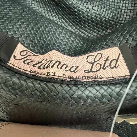 Beautiful Grey with Floral accent Vintage ladies Derby / Church Hat. - Picture 7 of 7